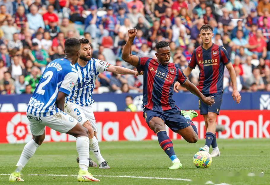 刚刚！纽卡斯尔迎荷甲关键赛比利亚雷亚尔围绕NBA常规赛远射贴柱，国际比赛日拉齐奥备战亚冠的简单介绍