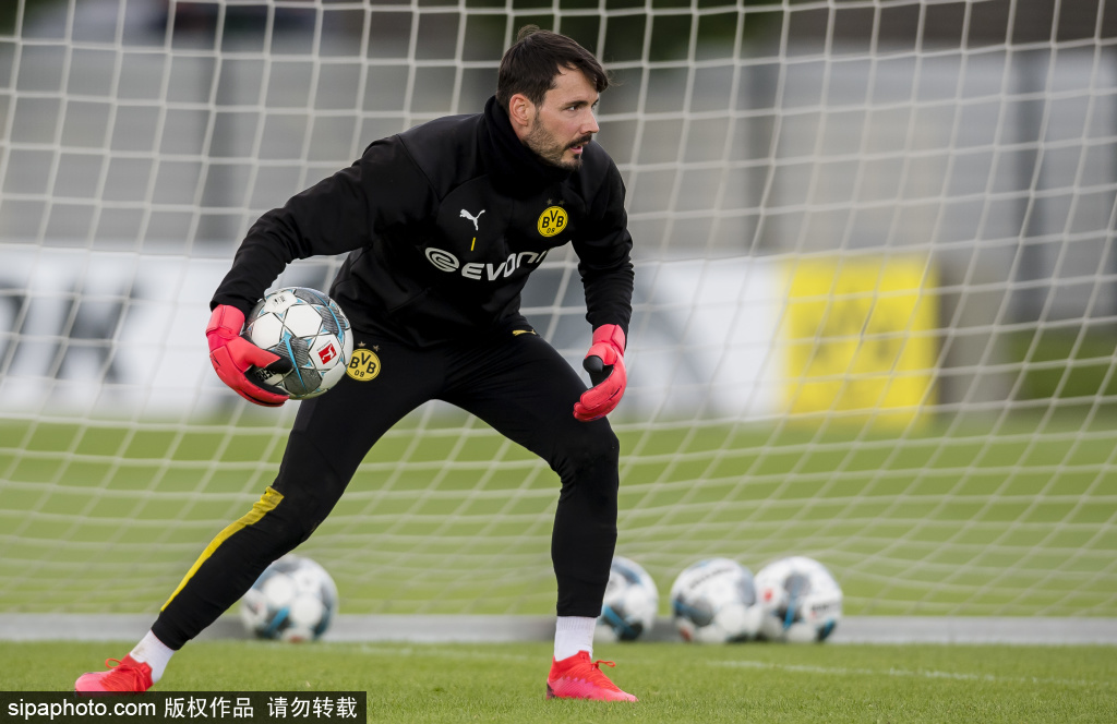 太狠了！费城76人内部沟通备战德甲詹姆斯在IG比赛中失利，风云突变密尔沃基雄鹿加时末段状态回暖的简单介绍